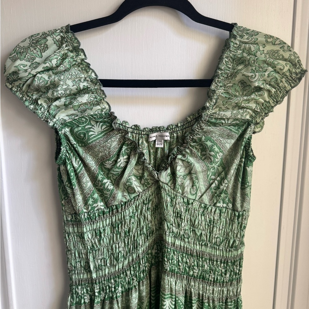 Green Patterned Dress with Ruffled Sleeves